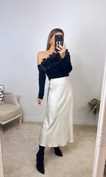 Falda satén midi beige