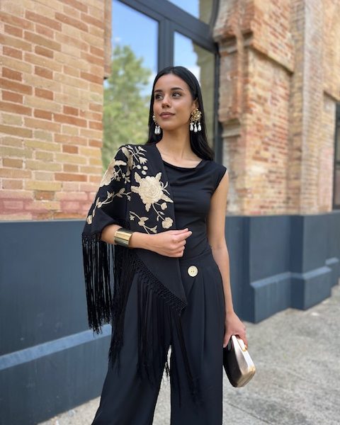 Mantón Soleá Negro bordado en Camel