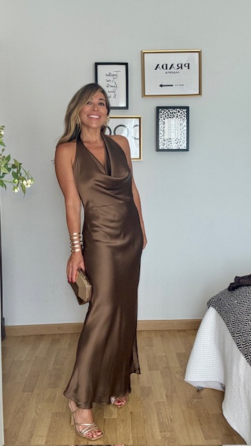 Vestido Cascada Satén Marrón - Imagen 5