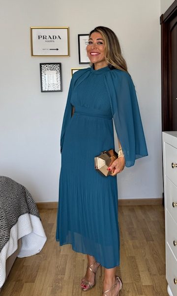 Vestido Invitada plisado con capa Petróleo
