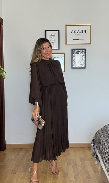 Vestido Invitada Plisado Elisa Marrón