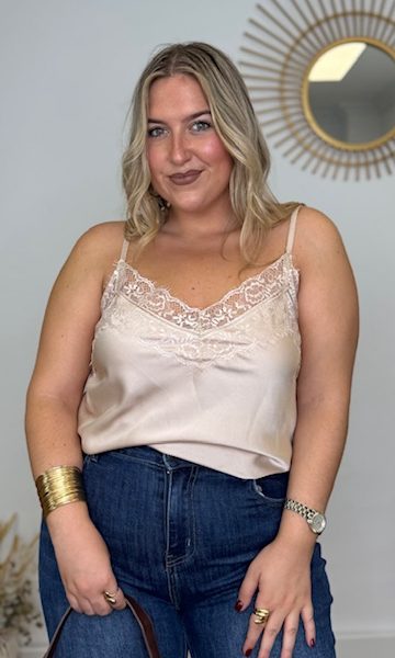 Top lencero doble encaje beige Curvy