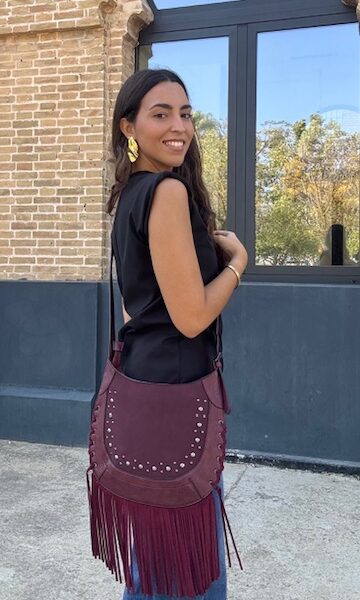 Bolso Flecos Tachas Burdeos