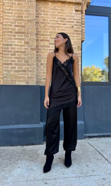 Vestido Asimétrico Lencero Encaje Negro