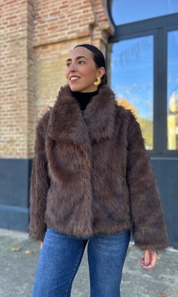 Abrigo pelo sintético marrón