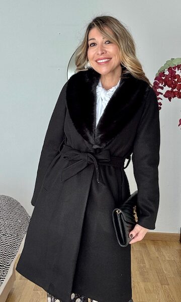Abrigo cuello pelo negro