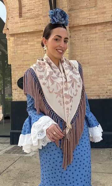 Mantón Bordado Almonte beige combinado