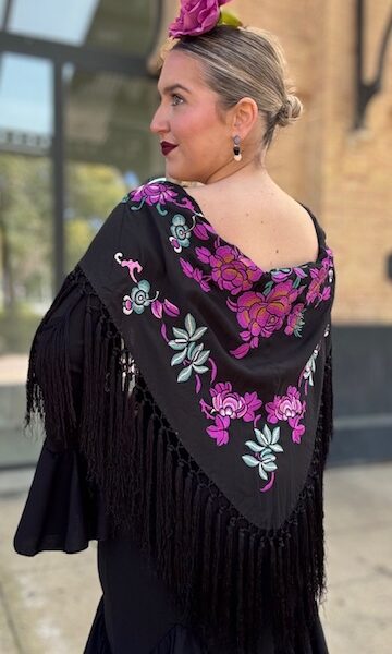 Mantón Bordado Salero Negro