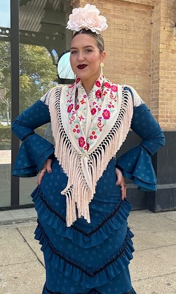 Mantón bordado cadete Tango beige