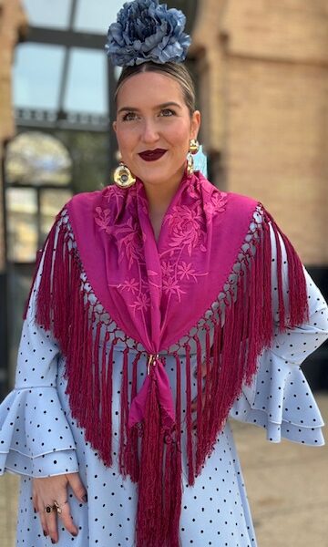 Mantón Bordado Rocío Fucsia