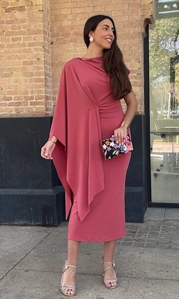 Vestido Con Capa Gilda Coral