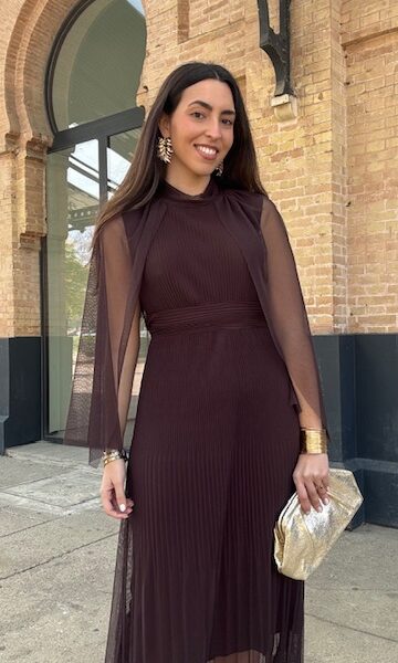 Vestido Tul Plisado Capa Marrón