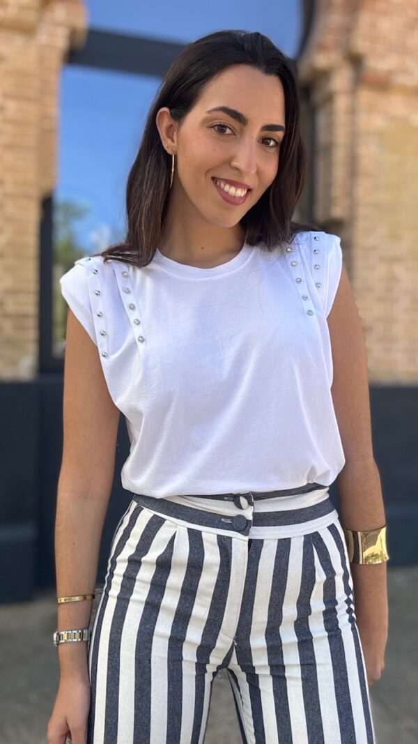 Camiseta Hombreras Tachas Blanca