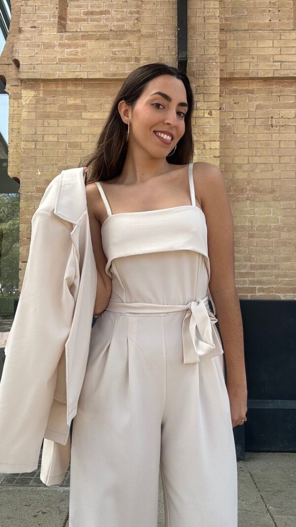 Mono con Chaqueta Abril Beige