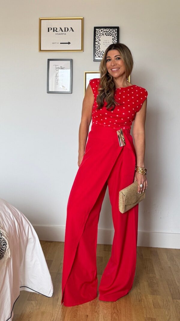 Pantalón Rojo Detalle