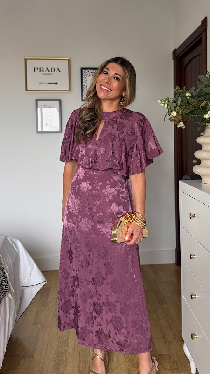 Vestido Satinado Capa Berenjena - Imagen 6