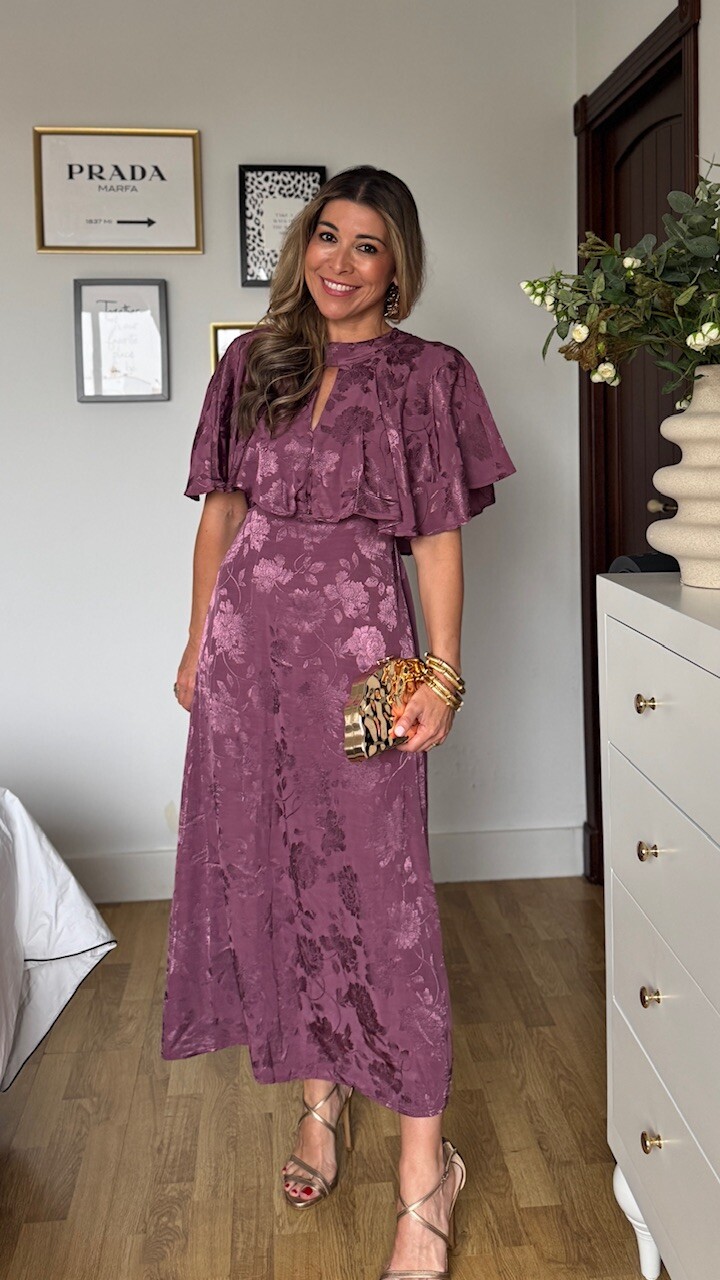 Vestido Satinado Capa Berenjena - Imagen 2