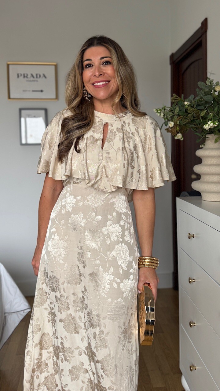 Vestido Satinado Capa Beige - Imagen 12