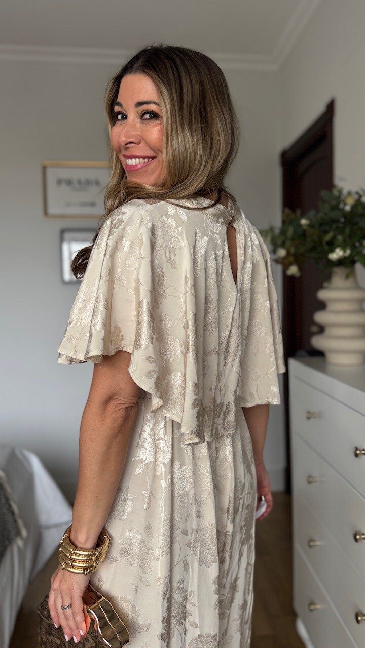 Vestido Satinado Capa Beige - Imagen 3