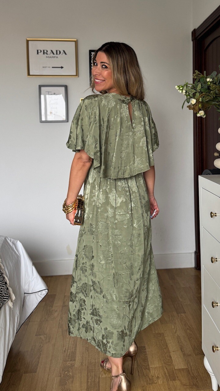 Vestido Satinado Capa Verde Jabonoso - Imagen 4