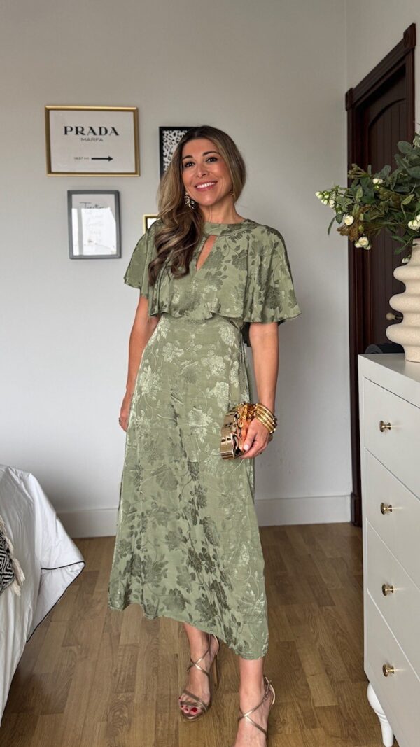 Vestido Satinado Capa Verde Jabonoso