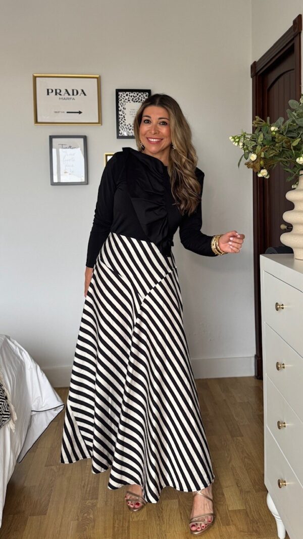 Falda Rayas Asimétricas Blanca Negra