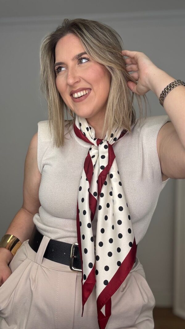 Pañuelo Triangular Lunares