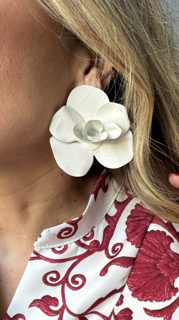 Pendientes maxiflor blanco roto