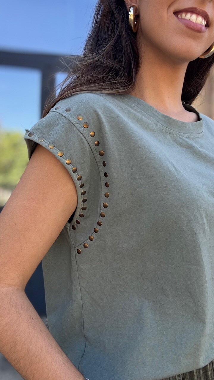 Camiseta Tachuelas Doradas Verde Caza - Imagen 2