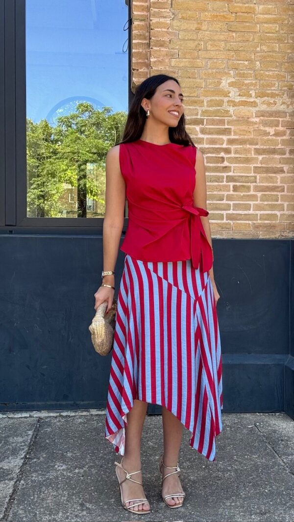 Falda Asimétrica Celeste Rojo