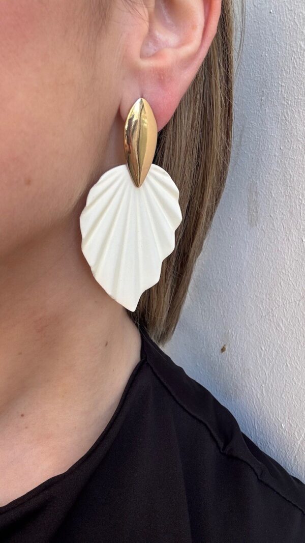Pendientes Pétalo Beige