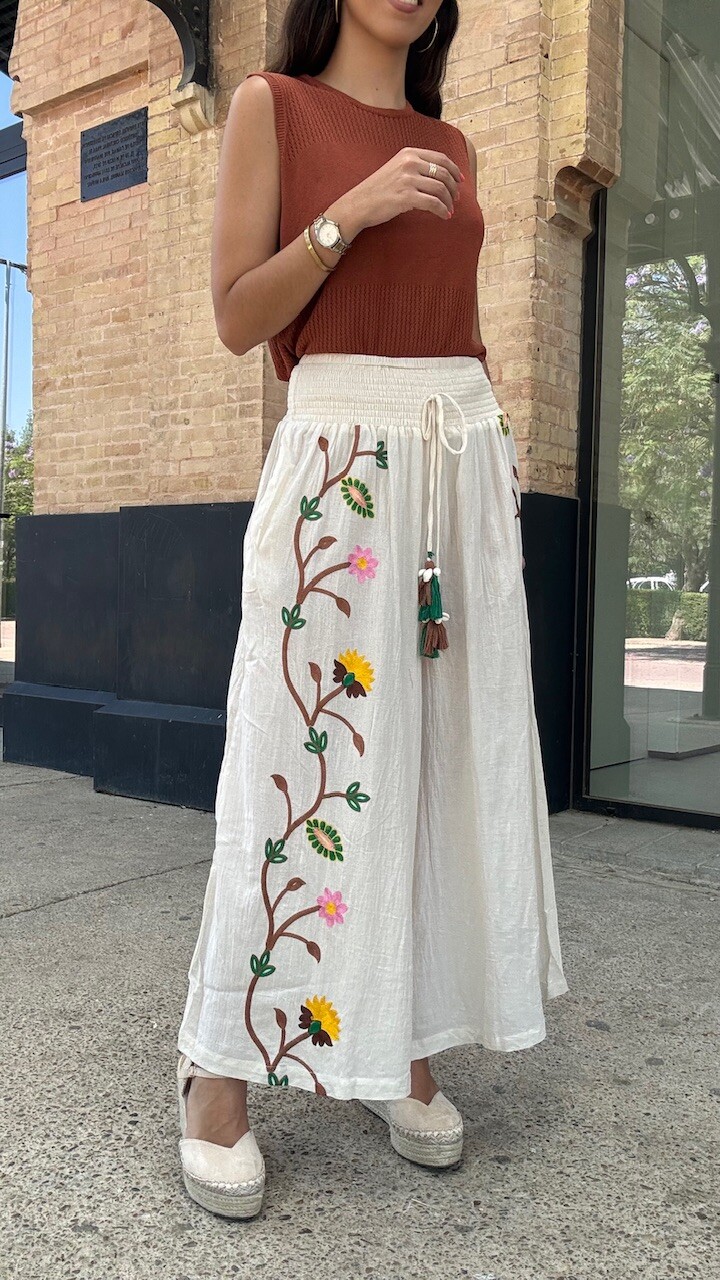 Pantalón Mirta Bordado Beige - Imagen 7