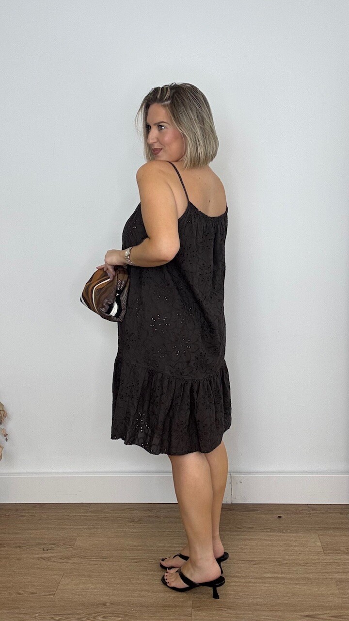 Vestido Mini Perforado Marrón - Imagen 7