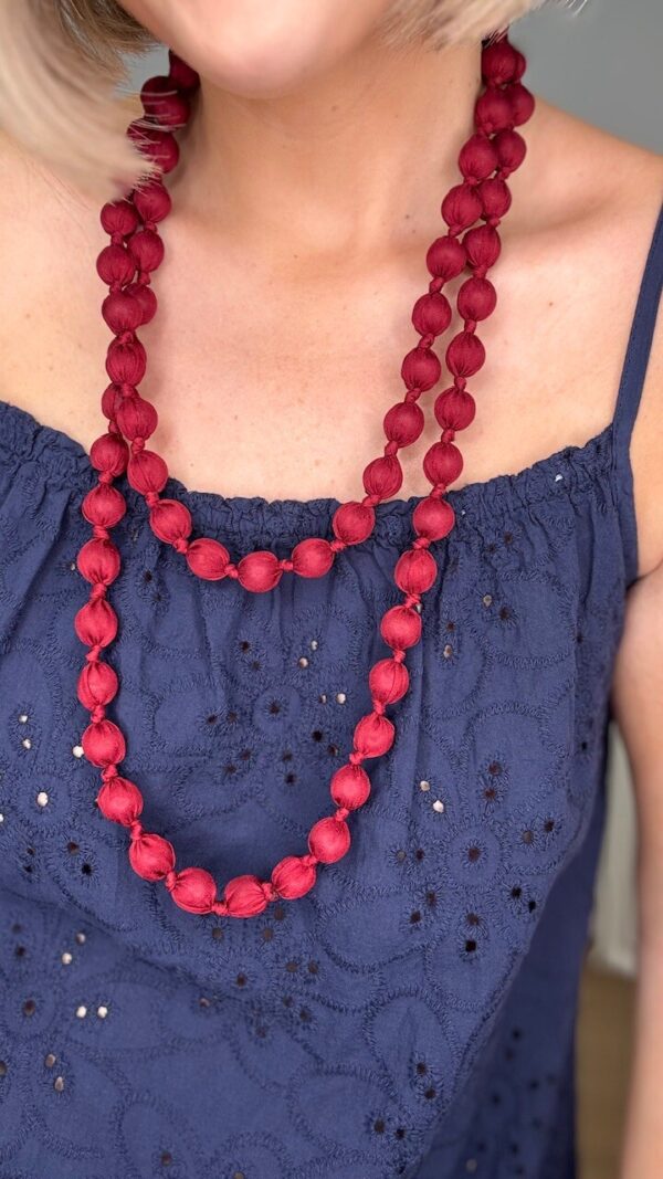 Collar Cuentas tejido Burdeos