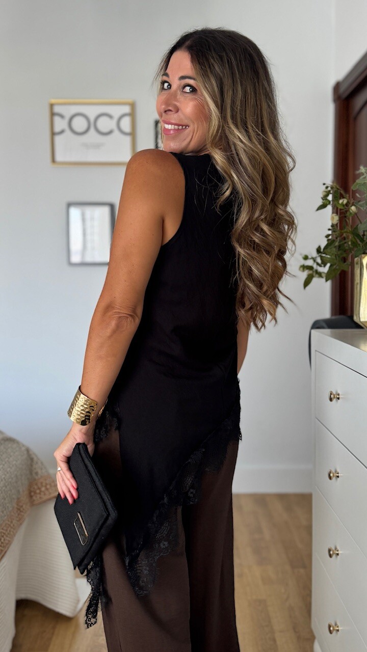 Blusa Asimétrica Encaje Negra - Imagen 3