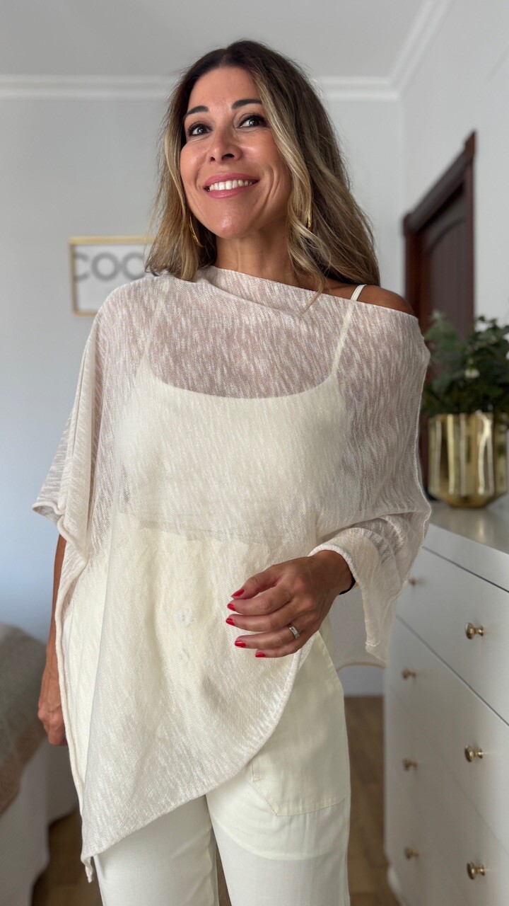 Poncho Hilo Blanco Roto