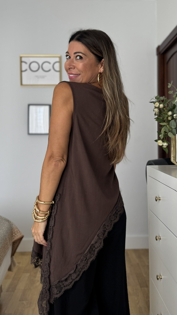 Blusa Asimétrica Encaje Marrón 2 - Imagen 2