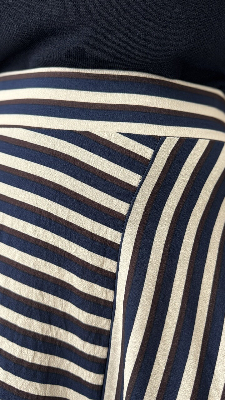 Falda Capa Rayas Azul Marino - Imagen 9
