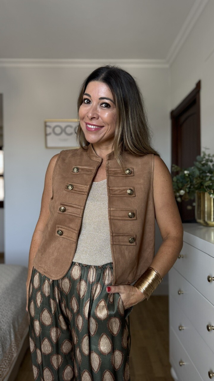 Chaleco Antelina Napoleón Camel - Imagen 6