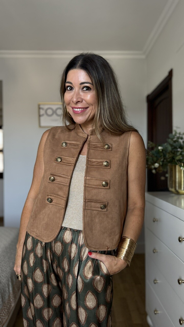 Chaleco Antelina Napoleón Camel - Imagen 7