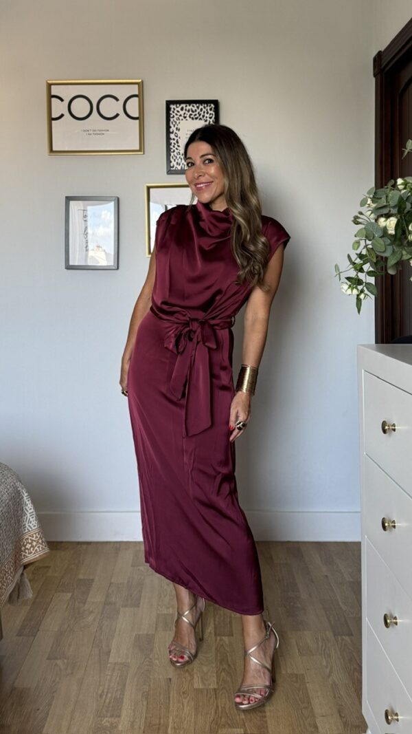 Vestido Génova Satinado Burdeos
