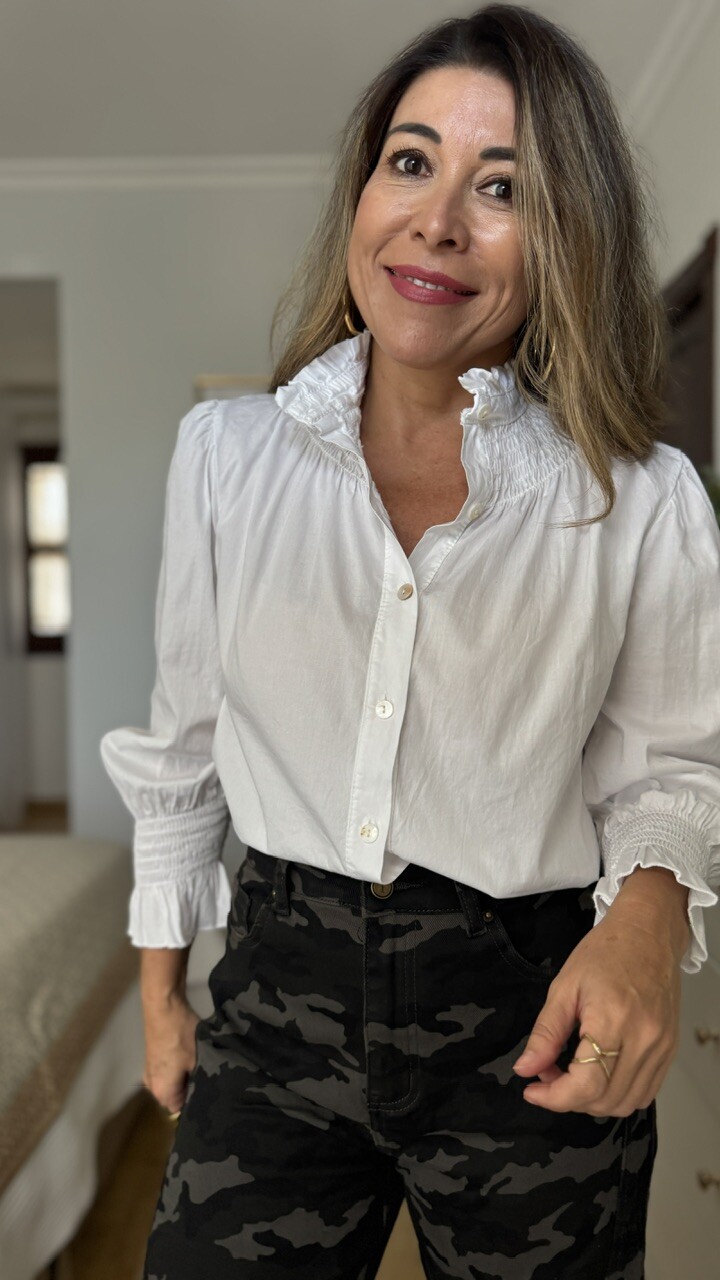Camisa cuello frunce blanca - Imagen 11