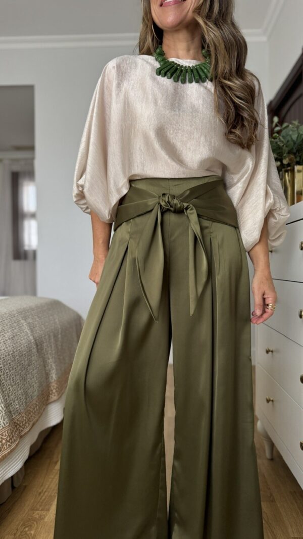 Pantalón satinado lazada verde oliva