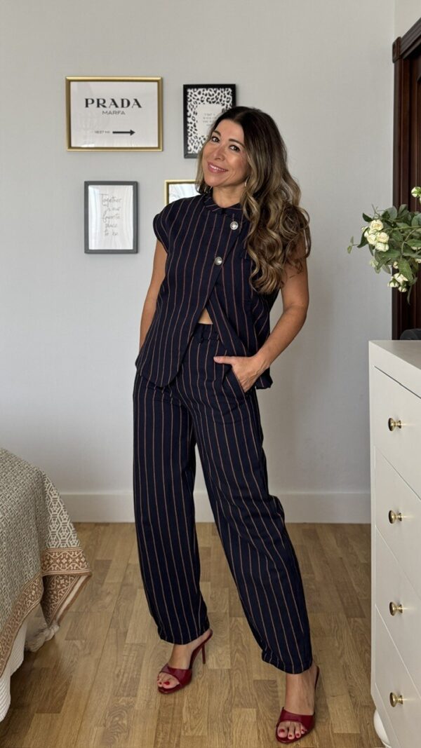 Pantalón Tomy azul rayas burdeos