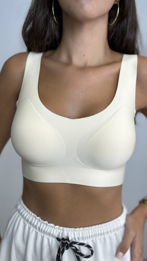 Top Deportivo Nude