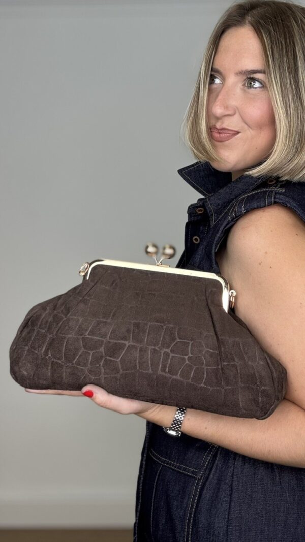 Bolso Clutch Antelina Marrón