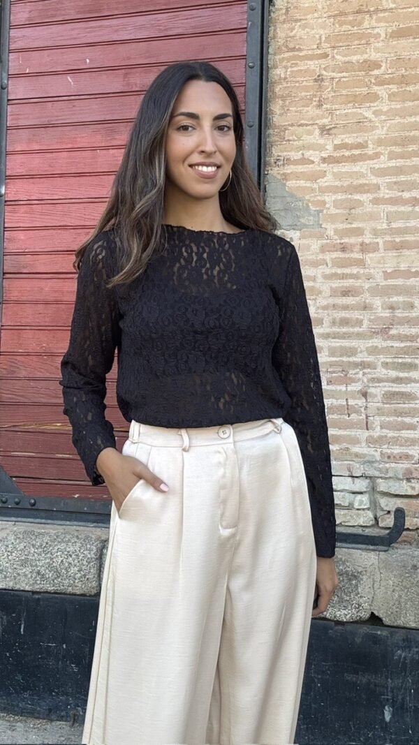 Top Encaje Negro