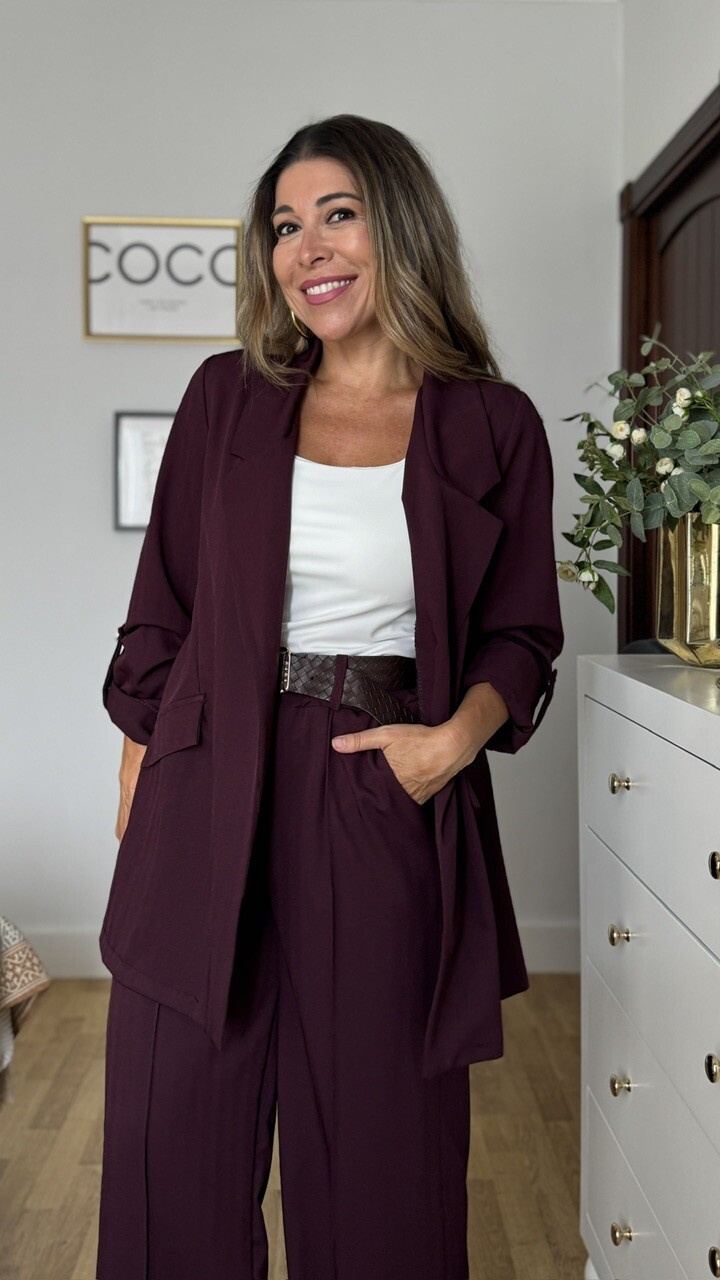 Traje Abigail Burdeos - Imagen 2