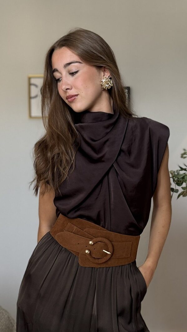 Blusa satén cruzada marrón