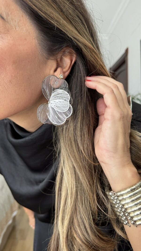 Pendientes Maxi Flor Plateados